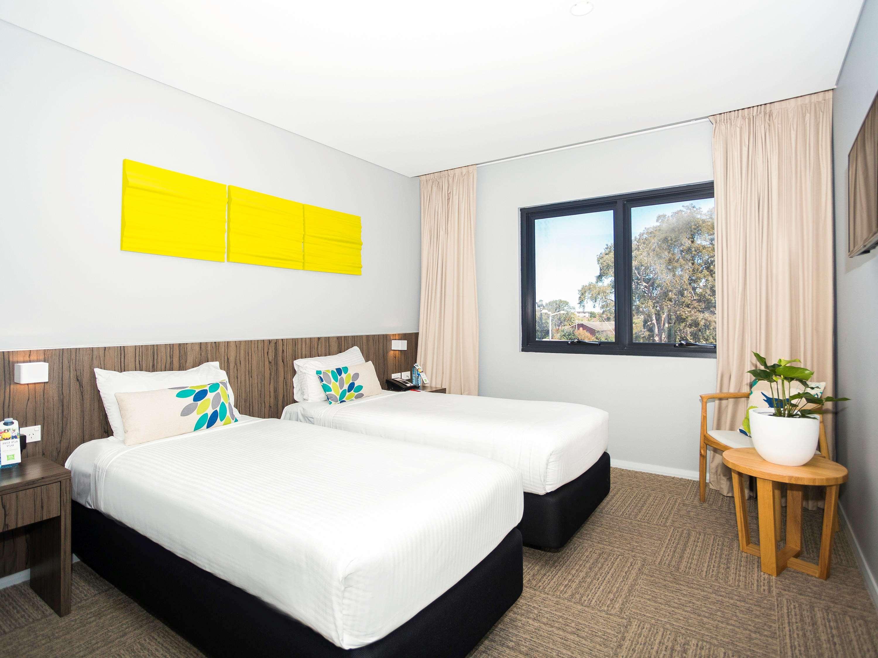 Ibis Styles The Entrance Hotel Buitenkant foto