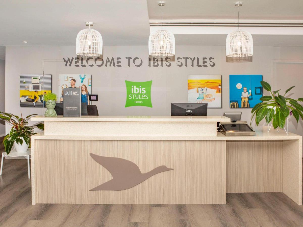 Ibis Styles The Entrance Hotel Buitenkant foto