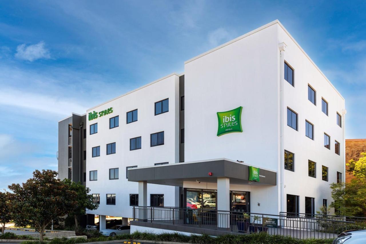 Ibis Styles The Entrance Hotel Buitenkant foto