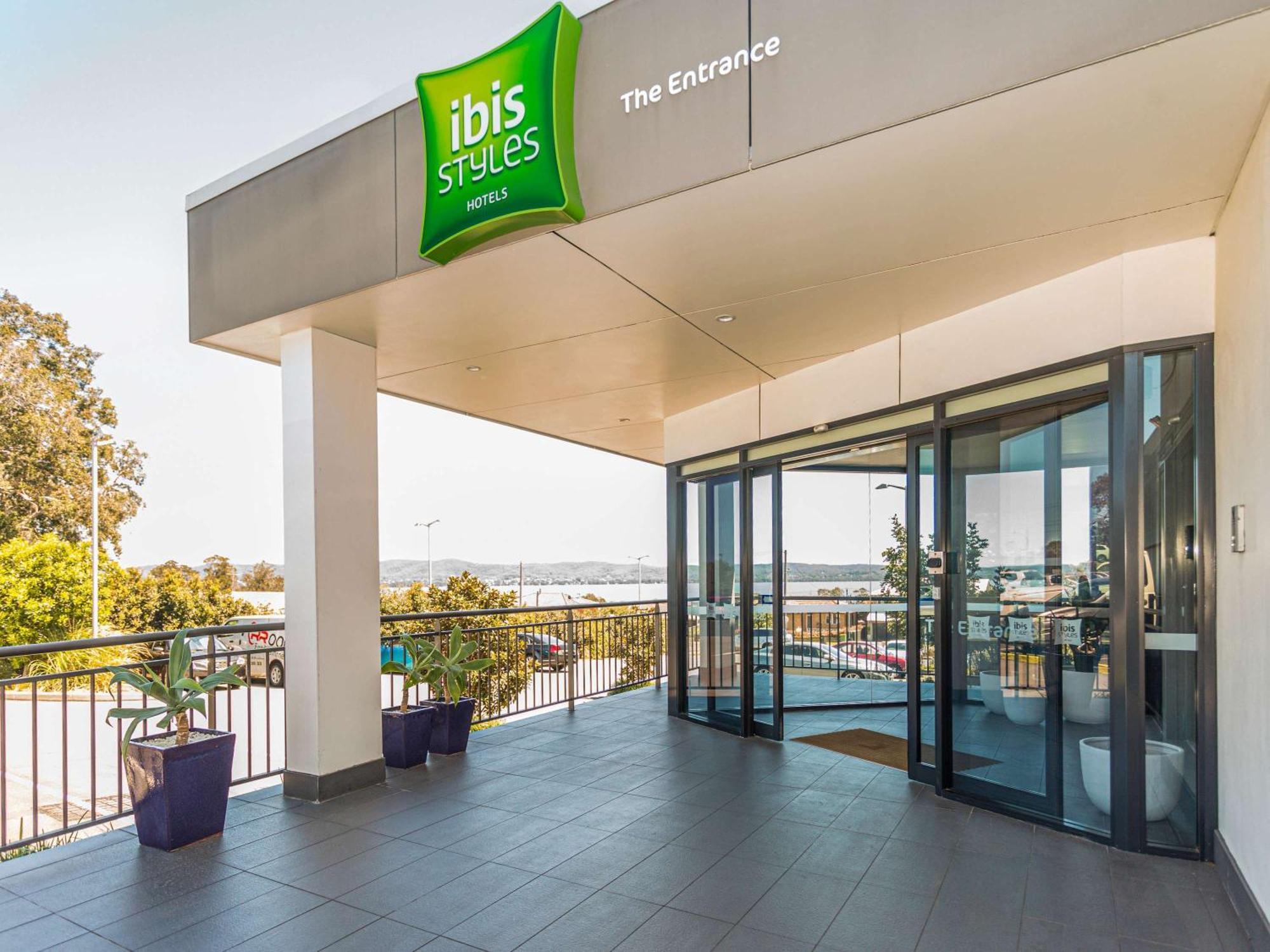 Ibis Styles The Entrance Hotel Buitenkant foto